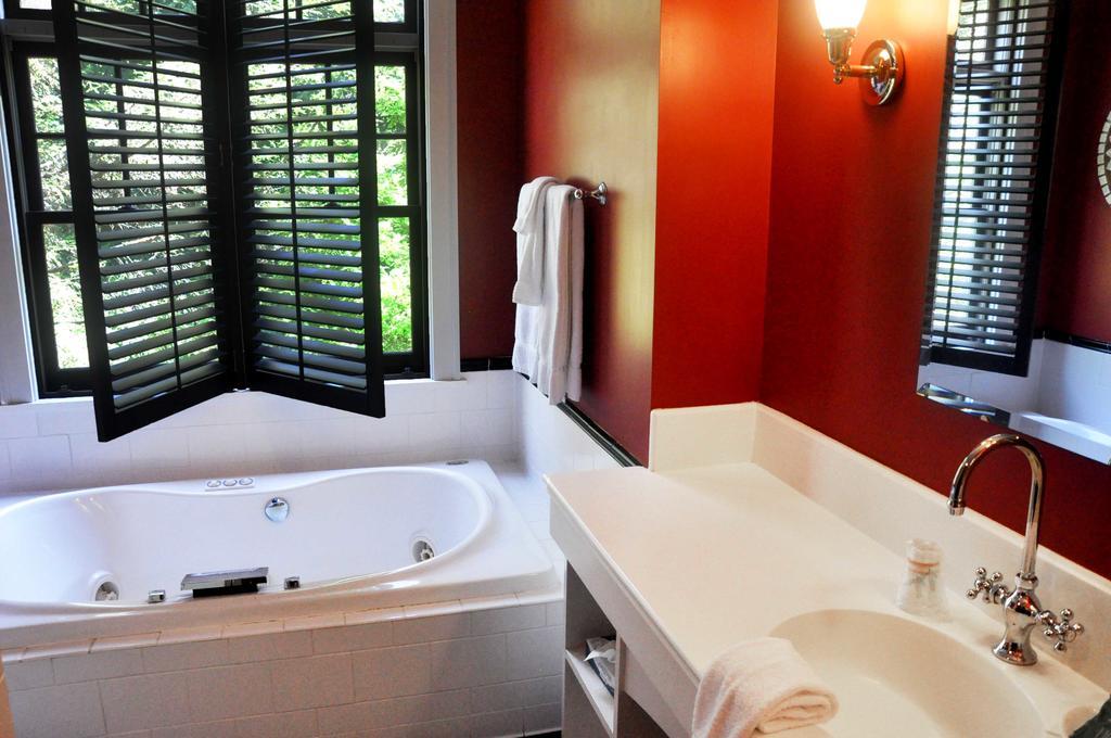 Om Sanctuary Holistic Retreat Hotel Asheville Luaran gambar